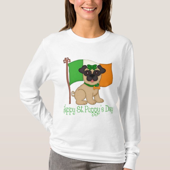 Camiseta Feliz Rua. Puggy's Day Pug and Irish Flag (fêmea) (Frente)