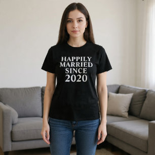 Camiseta Felizmente Casados Desde Casais Personalizados