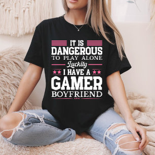 Camiseta Felizmente Eu Tenho Um Casal Engraçado De Namorada