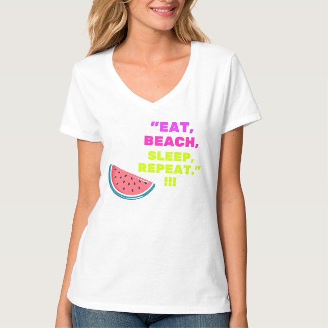 Camiseta feminina com decote em V Coma Praia Durma (Frente)