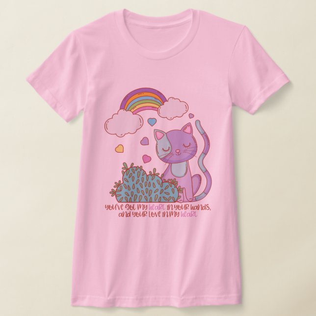 Camiseta Feminina com Letras de Rainbow Kitten com (Postura )