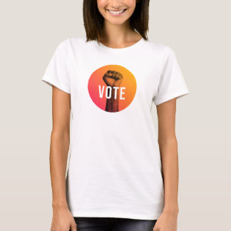 Camiseta feminina de manga curta com VOTE de punho