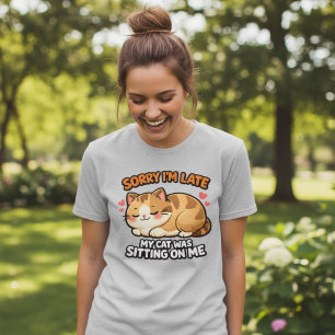 Camiseta Feminina "Desculpe o Atraso, Gata Mãe"