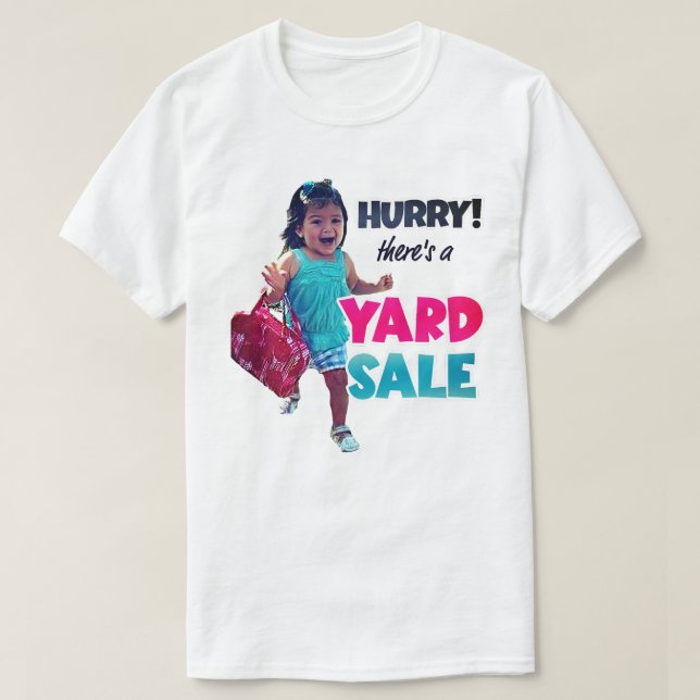 Camiseta Feminina Divertida Pressa Há uma Liquidaç (Frente do Design)