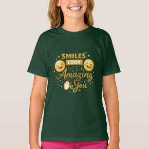 Camiseta Feminina Dourada “Sorrisos Ficam Incrívei