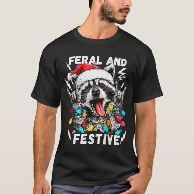 Camiseta Feral And Festive Funny Christmas Rocker Raccoon S (Frente)