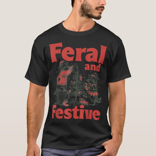 Camiseta Feral And Festive Raccoon Santa Christmas Holiday  (Frente)