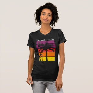 Camiseta Férias de verão se divertindo no Retro Praia
