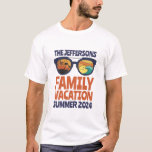 Camiseta Férias em Praia da Família Retro Correspondente<br><div class="desc">Mercadorias personalizadas para férias de família,  reagrupamento familiar ou viagem de família. Personalize o texto e o texto para ajustado da sua ocasião.</div>