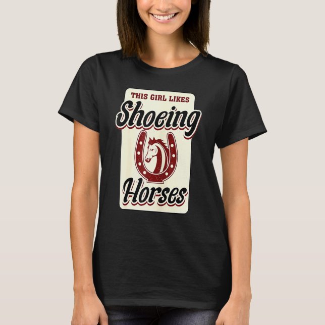 Camiseta Ferrage de Cavalos Dito Engraçado Forjando Cascos  (Frente)