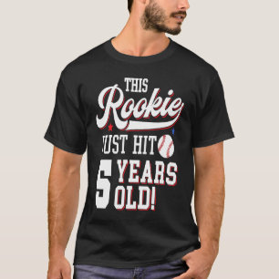 Camiseta Festa de aniversário De Beisebol Este Rookie Batia