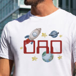 Camiseta Festa de aniversário Espacial Primeira Viagem Em T<br><div class="desc">Festa de aniversário Espacial Primeira Viagem À Volta Da Camisa-T Do Pai Solar</div>
