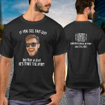 Camiseta Festa de Despedida de Solteiro do Comprar Fotográf<br><div class="desc">Engraçada camiseta de solteiro ou festa de despedida para o noivo e padrinhos de casamento com a mensagem "Se você vir esta cara, comprar-o a tiro, ele é casando" na frente e um código QR com o nome do aplicativo na parte traseira. Para tornar o plano de fundo da imagem...</div>