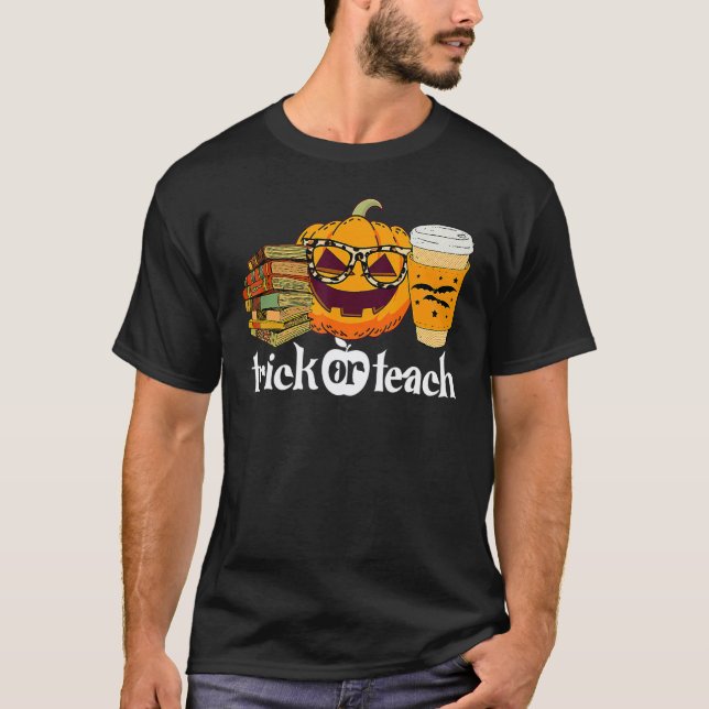Camiseta Festa de Halloween Professora Disfarce Trapaça ou  (Frente)