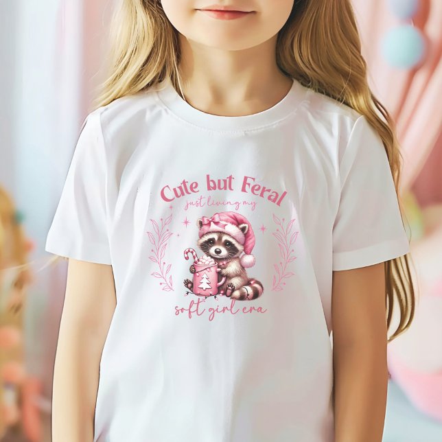 Camiseta Festa de Natal Rosa (Christmas tee for girls Cute but Feral Pink christmas)