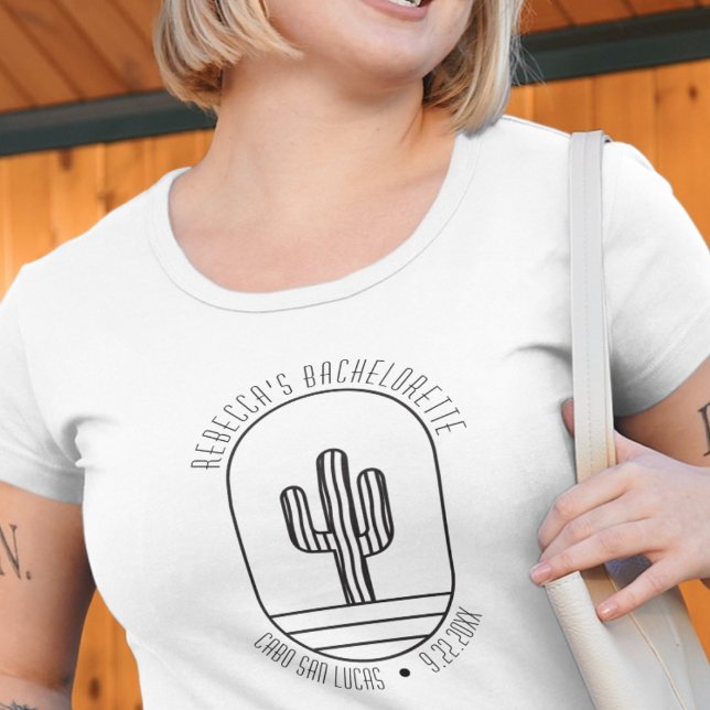 Camiseta Festa de solteira de Cactus Cute Personalizada (Minimalist cactus bachelorette tshirt custom personalized t-shirt cabo san Lucas desert Mexico camp)