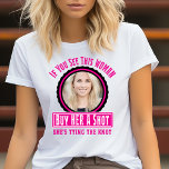 Camiseta Festa de solteira Engraçada<br><div class="desc">Celebrar a noiva a ser com nossa Camisa de Festa de solteira Engraçada! Esta camisa divertida e na moda apresenta um design divertido completo com a foto da noiva, fazer-a o traje perfeito para as damas de honra, madrinha de casamento e todos os seus amigos mais próximos. Feito em uma...</div>