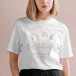 Camiseta Festa de solteira floral rosa moderna e rosa<br><div class="desc">Chic elegante champanhe feminino rosa champanhe floral flor selvagem diversão festa de solteira de verão combinando com design de roupa personalizada. Pode ser personalizado para noiva,  dama de honra,  madrinha de casamento,  mãe da noiva,  noiva,  etc</div>