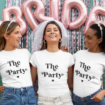 Camiseta Festa de solteira Retro Script Heart Bridesmaid<br><div class="desc">Comemore sua solteira com esta camiseta moderna,  na moda,  com o roteiro e o coração.</div>