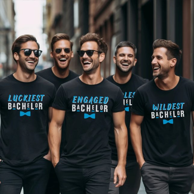 Camiseta Festa de Solteiro Tipo Personalidade Bowtie Azul (Luckiest Groomsman Blue Bowtie Bachelor Party T-Shirt
)