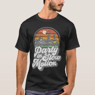 Camiseta Festa Em Câmera Lenta Retro Divertido Barco Pontoo