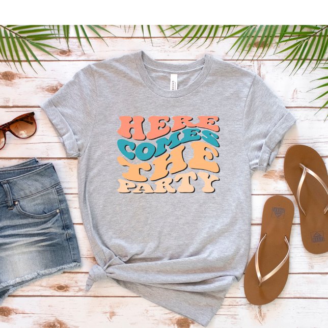 Camiseta Festa Retro Aqui Vem a Festa Despedida de Solteira (Criador carregado)