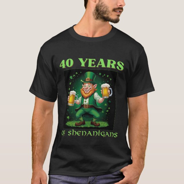 Camiseta Festive Saint Patrick's 40th Birthday Celebration  (Frente)