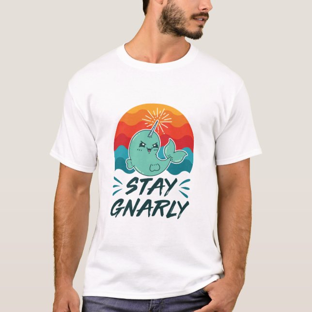 Camiseta Fica Gnarly Cute Narwhals Lover (Frente)