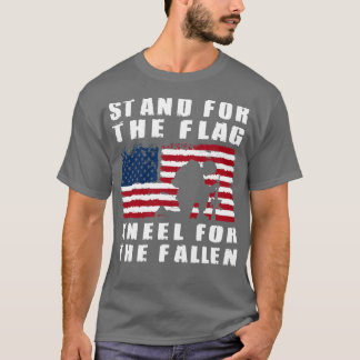 Camiseta Ficar De Pé pela Bandeira Ajoelhar-se pelos Caídos