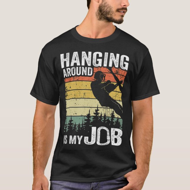 Camiseta Ficar Perto É Engraçado Meu Trabalho Arborista Eng (Frente)