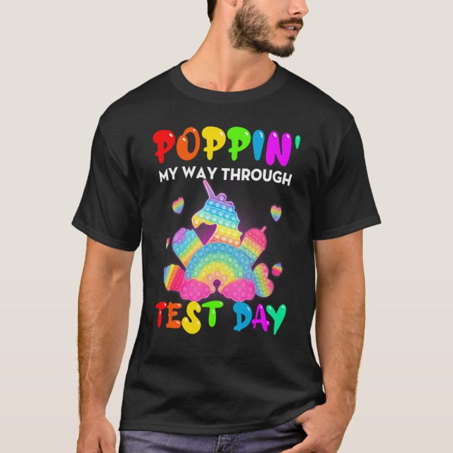 Camiseta Fidget Popit 'Poppin' My Way Through Test Day Stud (Frente)