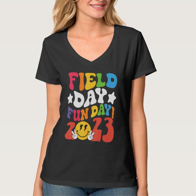 Camiseta Field Day Fun Day 2023 Groovy School Trip Teacher  (Frente)