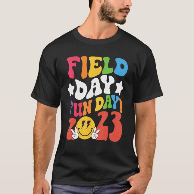 Camiseta Field Day Fun Day 2023 Groovy School Trip Teacher  (Frente)