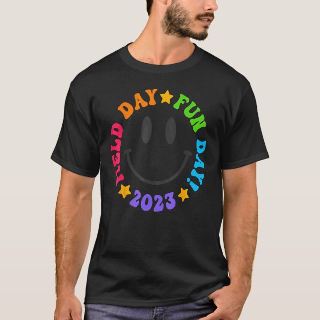 Camiseta Field Day Fun Day 2023 Groovy Smile Face  Teacher  (Frente)