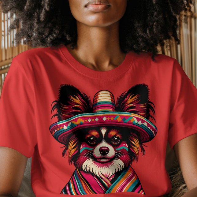 Camiseta Fiesta Papillon Dog Vestindo Sombrero e Sarape (Fiesta Papillon Dog Wearing Sombrero and Sarape T-Shirt)
