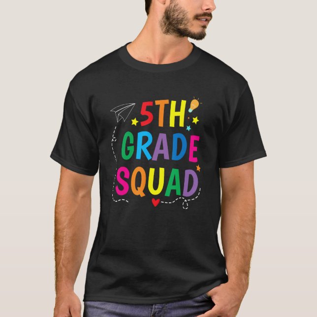 Camiseta Fifth Grade Squad Welcome Back to School Teacher K (Frente)