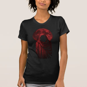 Camiseta Figura Encapuzada Vermelha Fantasia Sombria Lua d