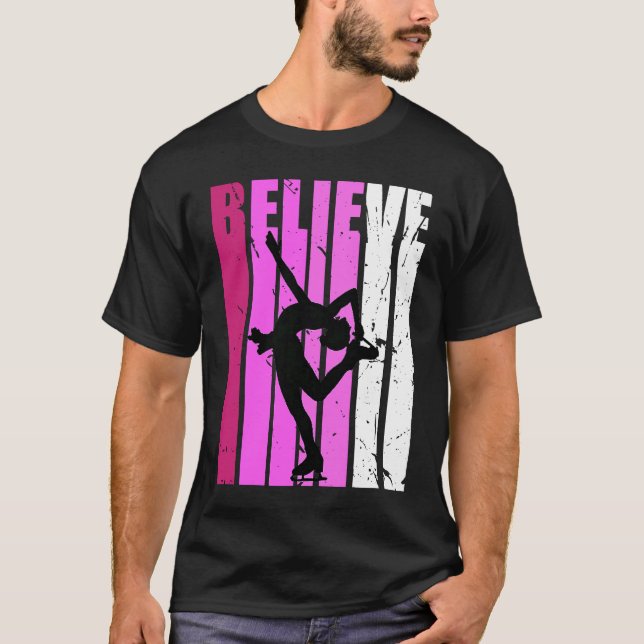Camiseta Figure Skates Ice Skating Pink Team Fan Believe Mo (Frente)