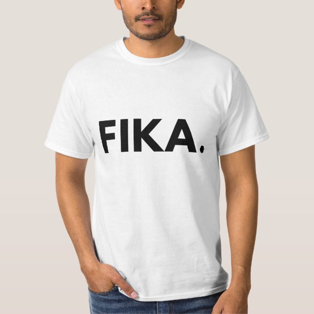 Camiseta Fika. T-shirt em negrito (Frente)