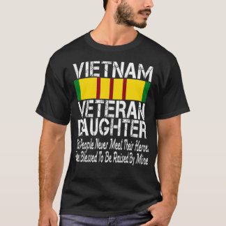 Camiseta Filha Veterana Do Vietnã Levantada Pelo Meu Herói