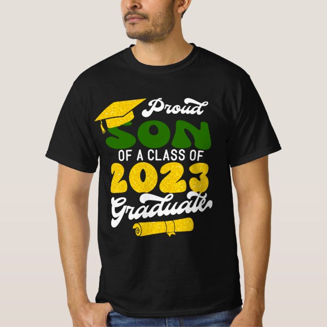 Camiseta FILHO Orgulhoso de uma Classe de Formando 2023 Ret (Frente)