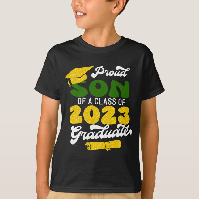 Camiseta FILHO Orgulhoso de uma Classe de Formando 2023 Ret (Frente)