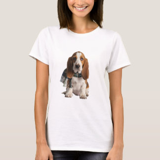 Camiseta Filhote Adorável de Basset Hound com Cachecol Xadr