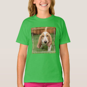 Camiseta Filhote de Basset Hound Caminhando