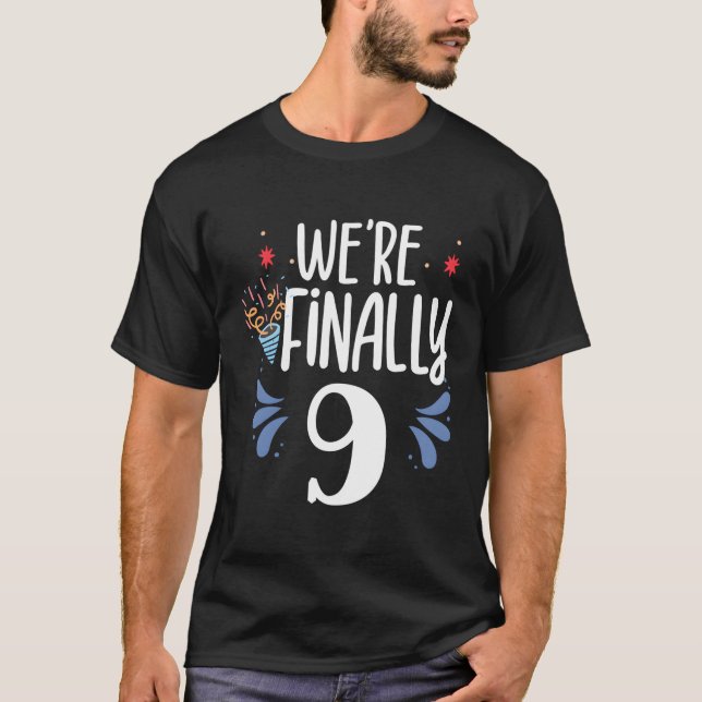 Camiseta Finalmente, Somos 9 Gêmeos Gêmeos Celebrados Py No (Frente)
