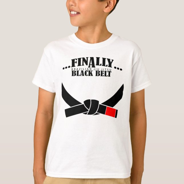 Camiseta Finalmente Um Cinturão Negro BJJ!!! (Frente)