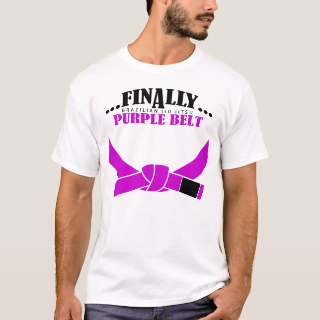 Camiseta Finalmente Um Cinturão Roxo BJJ!!! (Frente)