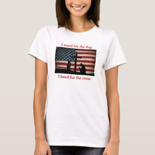 Camiseta Fique de pé pela Bandeira - Ajoelhe-se perante a C