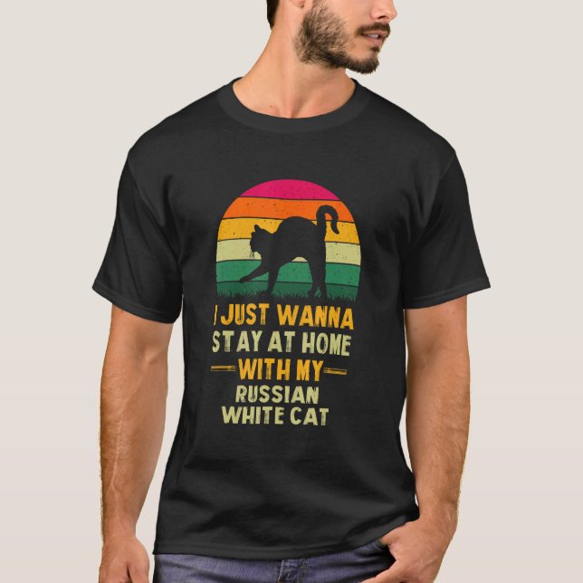 Camiseta Fique em Casa com Meu Gato Branco Russo - Mãe de G (Frente)