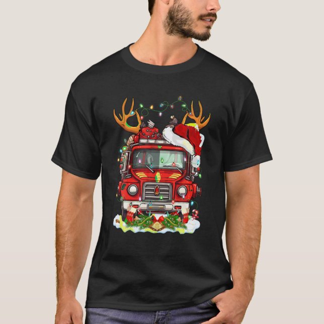 Camiseta Fire Truck Reindeer Xmas Lighting Firefighter Chri (Frente)
